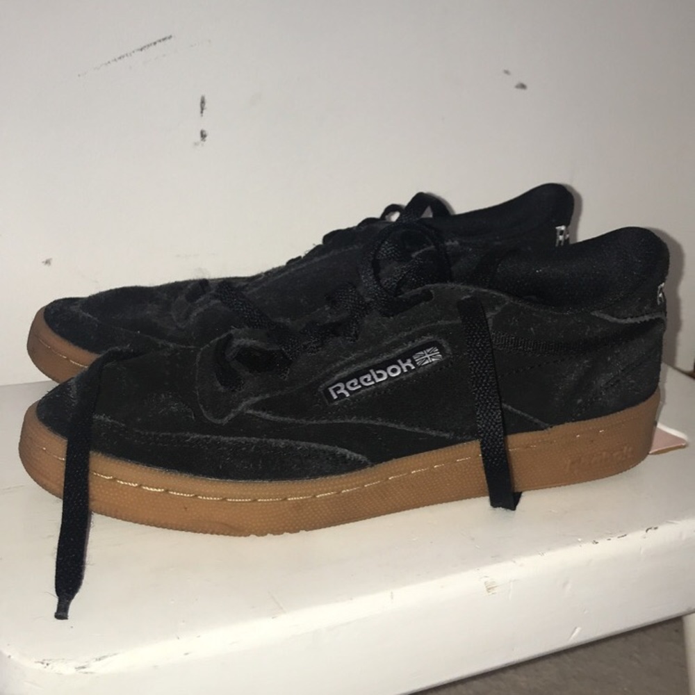 black men’s reebok shoe